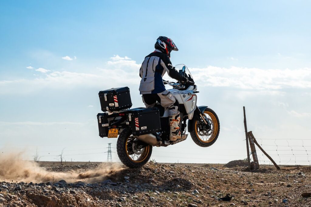 KOVE 800X Touring — תמונת אווירה 1
