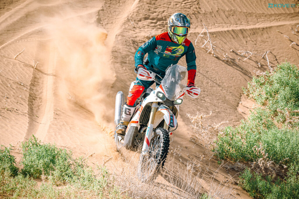 KOVE 450RALLY — תמונת אווירה 2